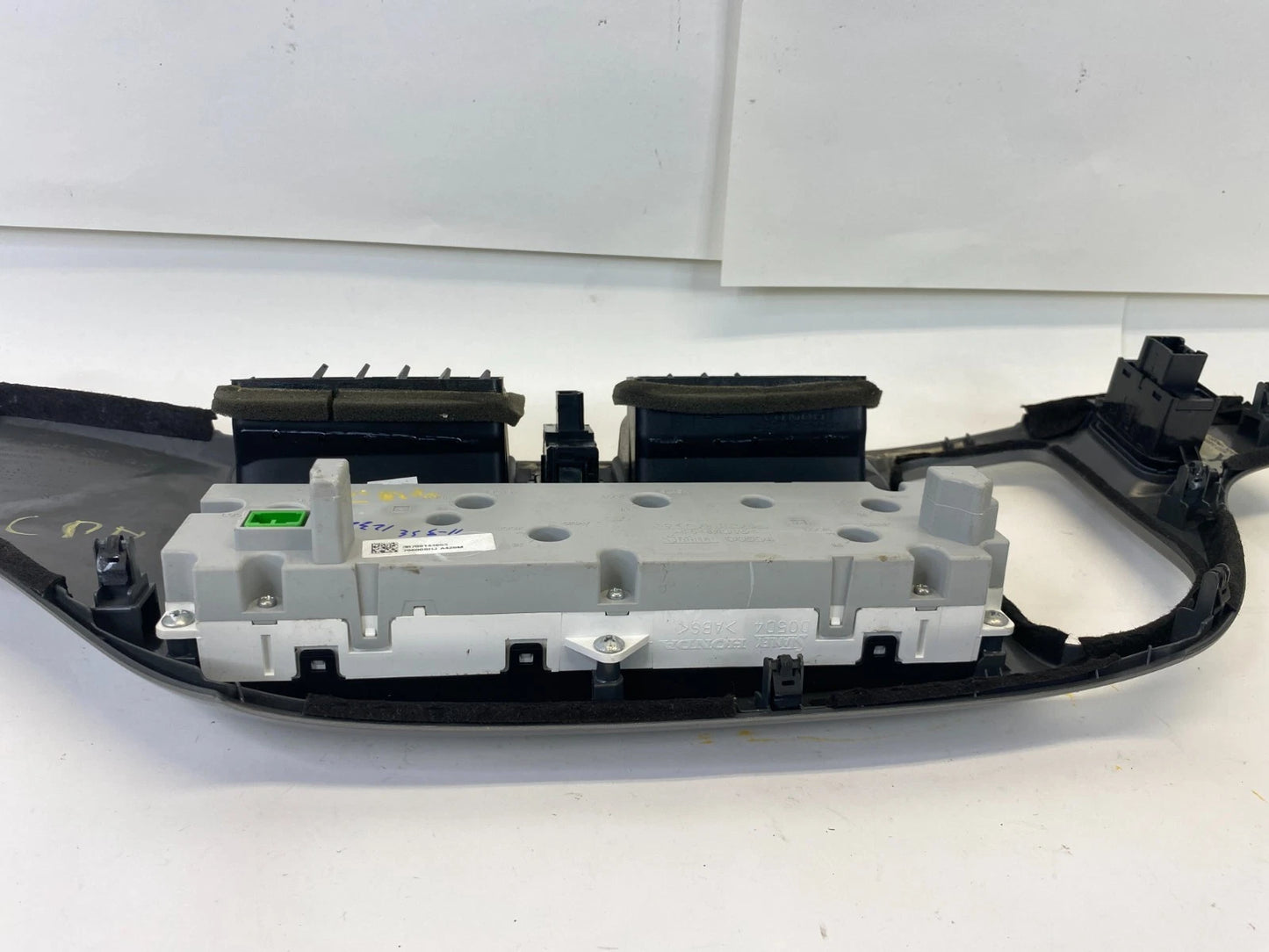 05-10 HONDA ODYSSEY DASH CLIMATE CONTROL PANEL A/C VENT W BEZEL 77250SHJA220 OEM