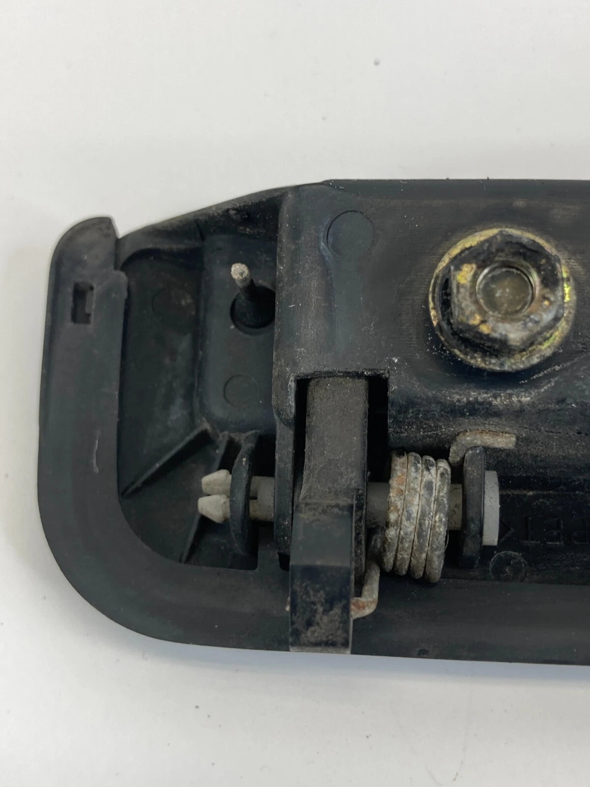 1997-2004 MITSUBISHI MONTERO SPORT REAR LEFT BACK SIDE EXTERIOR DOOR HANDLE OEM