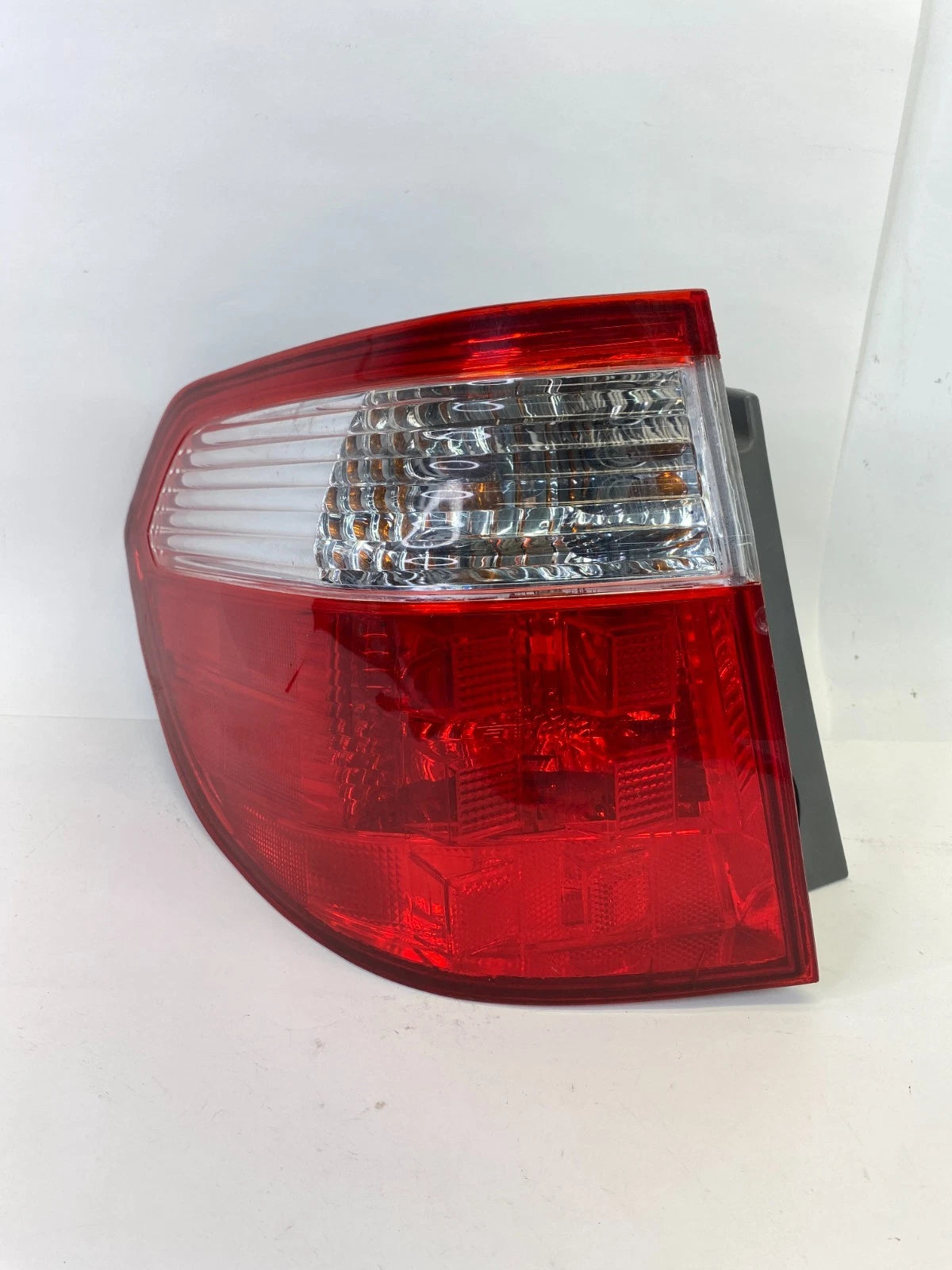 05-07 HONDA ODYSSEY LEFT DRIVER TAILLIGHT OUTER TAILLIGHT HD478-U000L EAGLE EYES