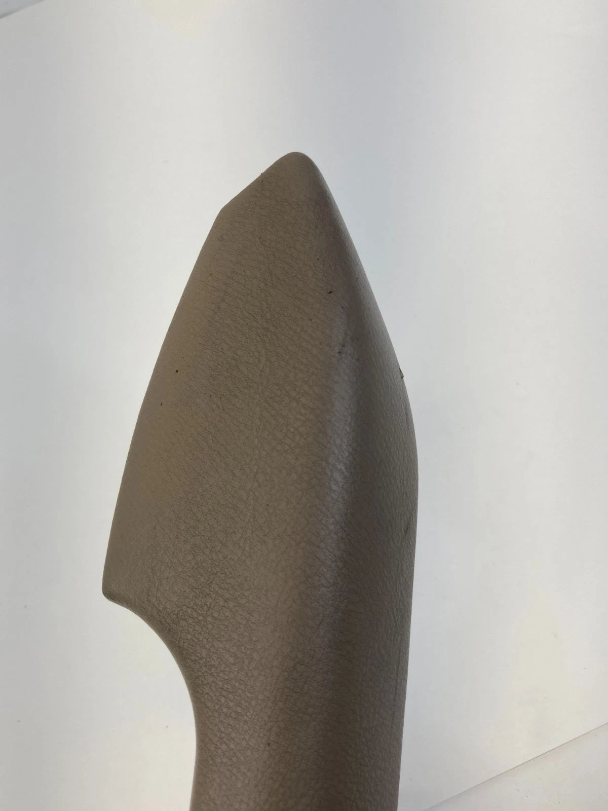 96-98 TOYOTA 4RUNNER REAR RIGHT PASSENGER DOOR ARMREST PULL HANDLE LEATHER OEM
