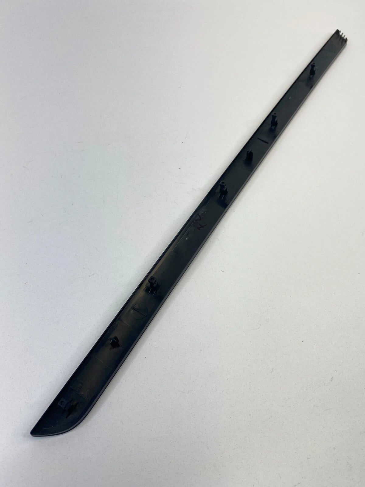 2005-2009 VOLKSWAGEN JETTA FRONT LEFT DRIVER DOOR TRIM MOLDING 1K4-867-439 OEM