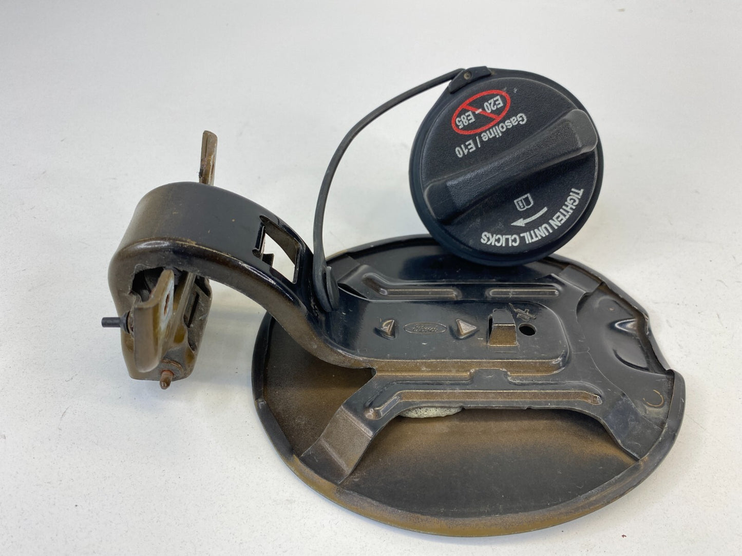 08 09 10 11 Ford Focus Sedan Fuel Filler Gas Door Lid Cover W/ Tank Cap OEM