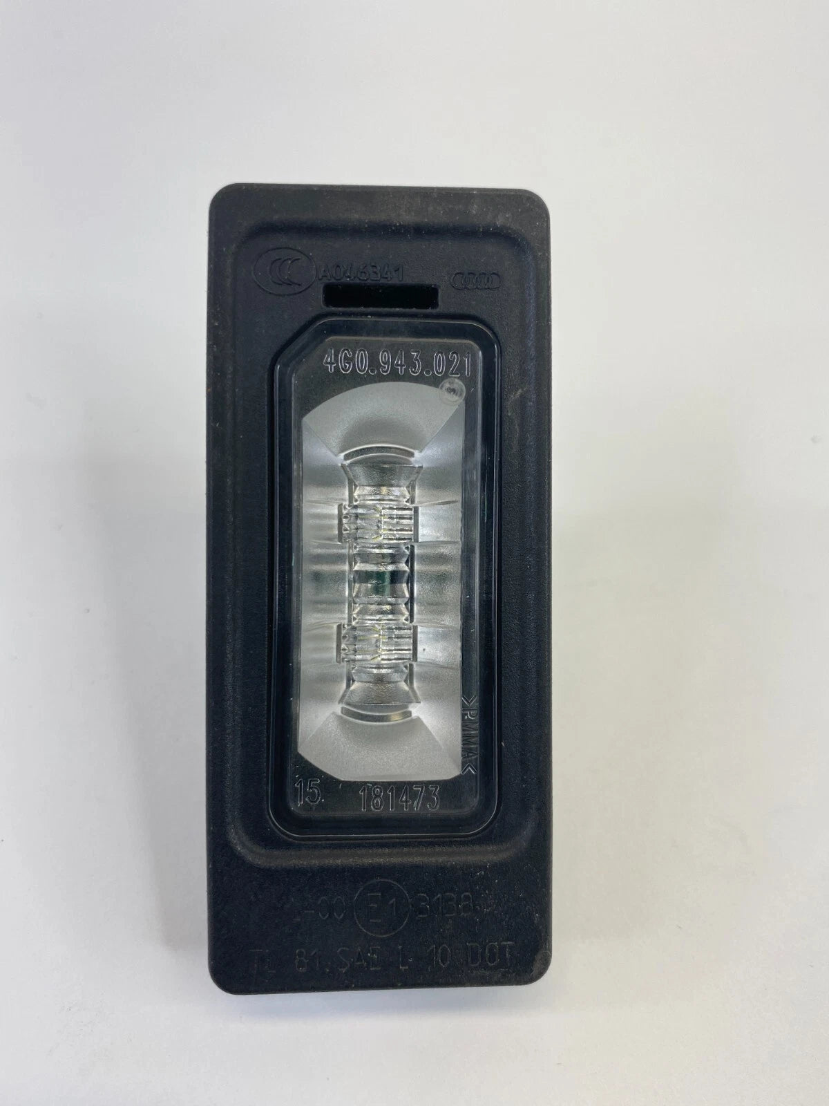 2013-2017 AUDI A4 QUATTRO REAR TRUNK LICENSE PLATE LIGHT LAMP 4G0-943-021 OEM