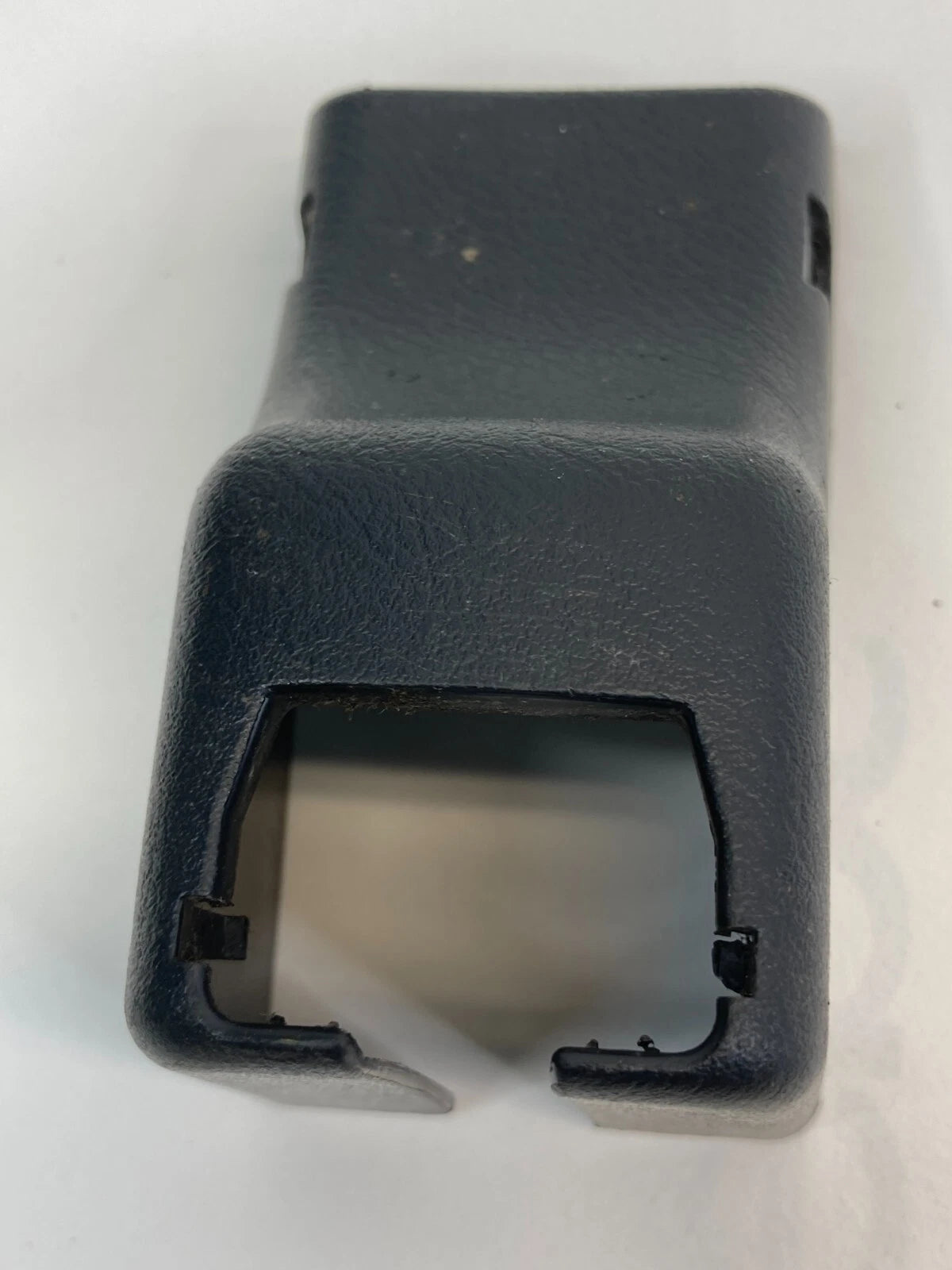03-06 HONDA ELEMENT FRONT RIGHT SEAT RAIL TRACK INNER BOLT TRIM COVER 81194-SCV