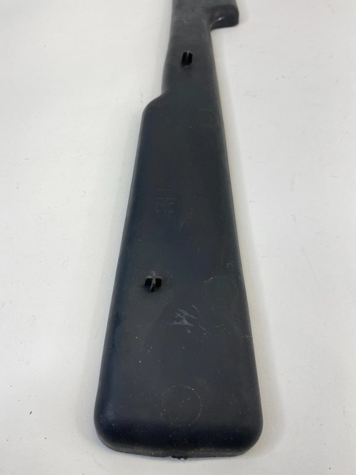 2004-2006 CADILLAC SRX RIGHT SIDE MOLDING TRIM INSER MAT ASSEMBLY OEM