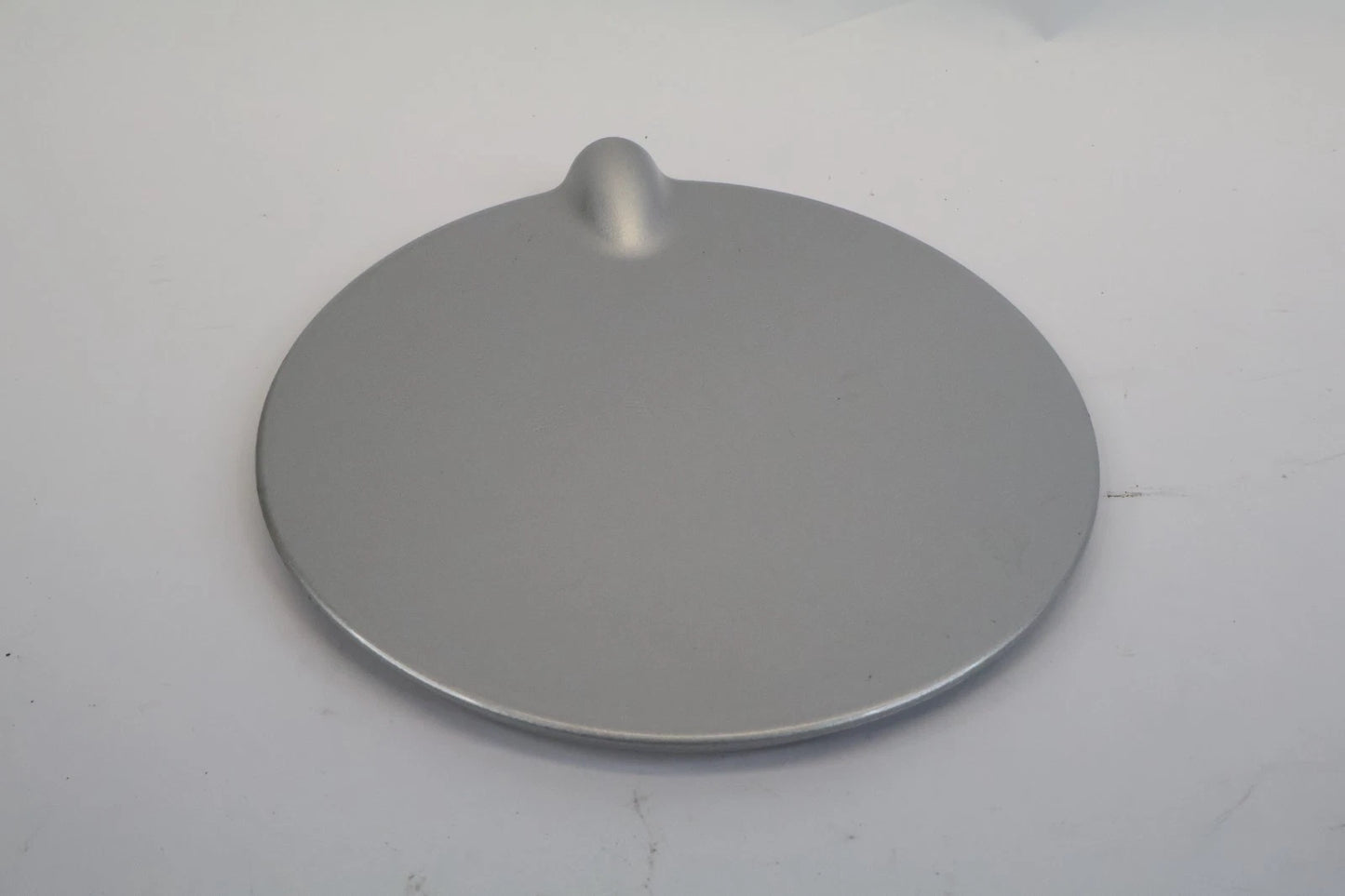 2012-2018 FORD FOCUS SEDAN FUEL GAS TANK FILLER DOOR LID COVER SILVER OEM