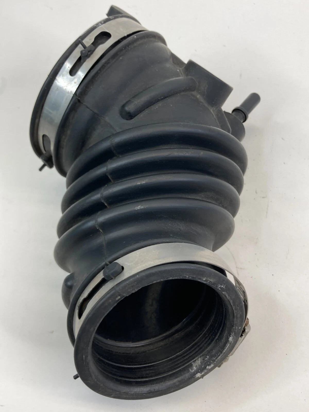 12 13 14 15 16 17 18 FORD FOCUS SDN 2.0L AIR INTAKE HOSE TUBE DUCT BV61-9C623-AC