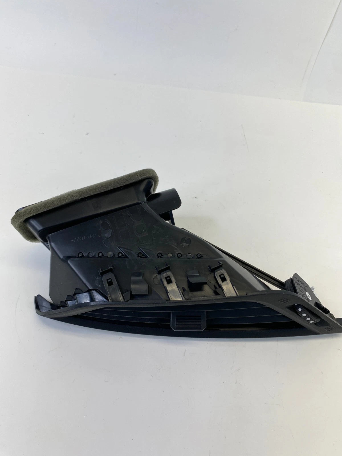 10-17 CHEVROLET EQUINOX DASH CENTER RIGHT SIDE A/C AIR VENT GRILLE 2880746 OEM