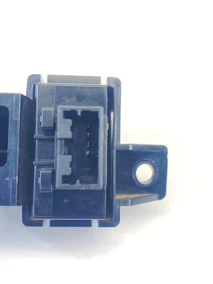 2012 13 14 15 16 17 18 2019 NISSAN VERSA TRACTION CONTROL BUTTON SWITCH W/ TRIM