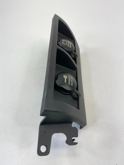 2004-2008 CHRYSLER PACIFICA FRONT CENTER DASH PANEL DUAL POWER OUTLET ASSEMBLY