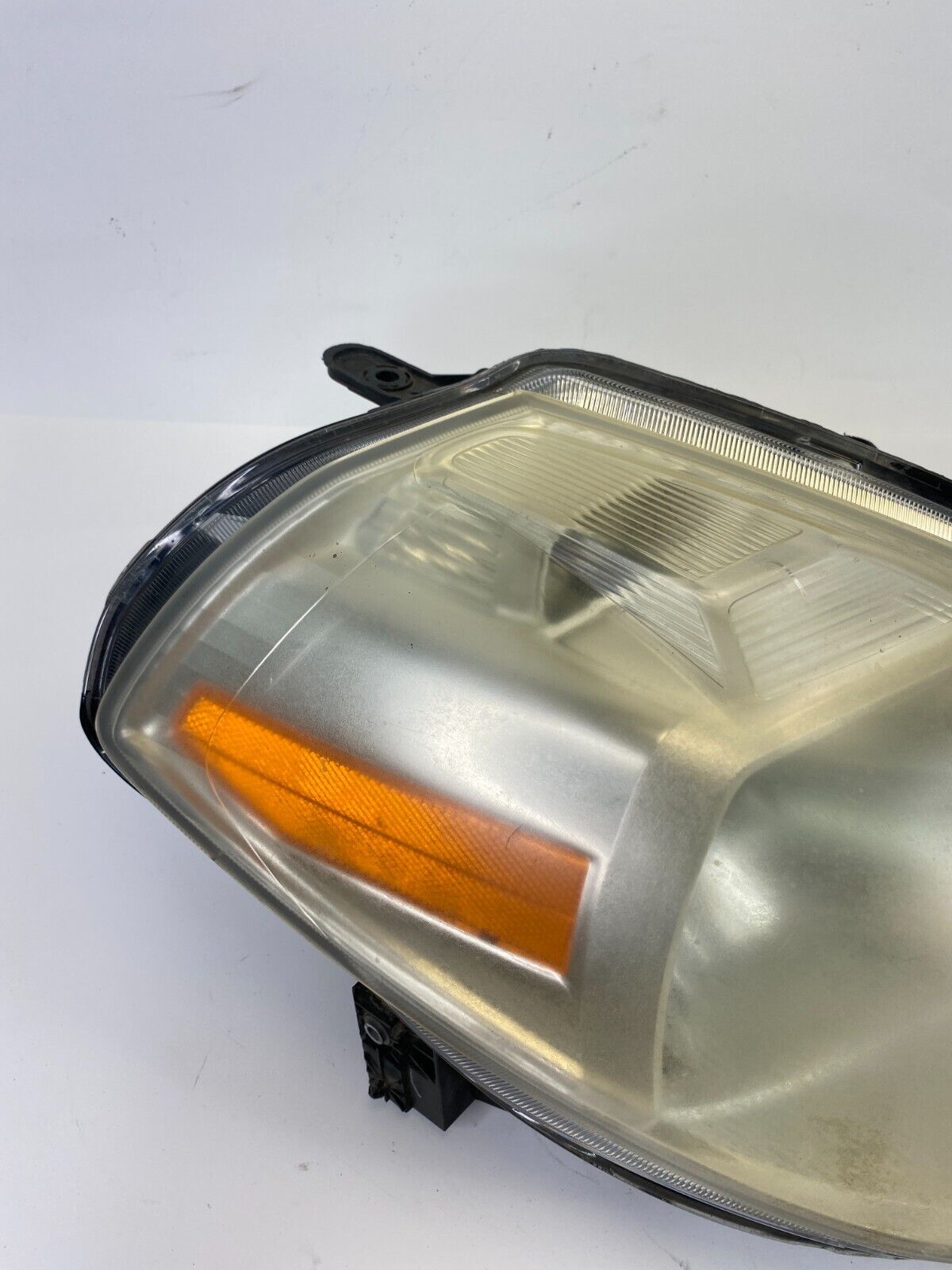 2007-2012 Nissan Versa Front Right Passenger Headlight Headlamp 26010-EM30A OEM