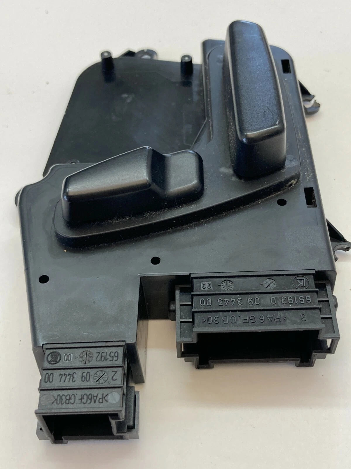 2006-2013 MERCEDES-BENZ R350 PASSENGER SIDE SEAT CONTROL SWITCH A1648201410 OEM