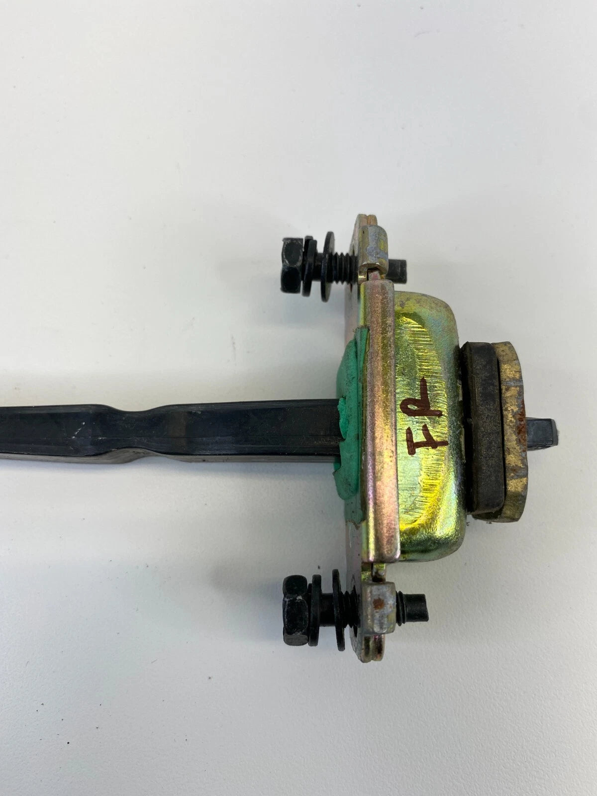 2007-2009 HYUNDAI SANTA FE FRONT RIGHT PASSENGER DOOR CHECK STOP STOPPER DETENT