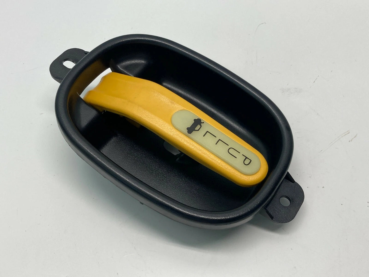 01-06 HYUNDAI ELANTRA EMERGENCY TRUNK LID OPENER RELEASE PULL HANDLE 812212D000