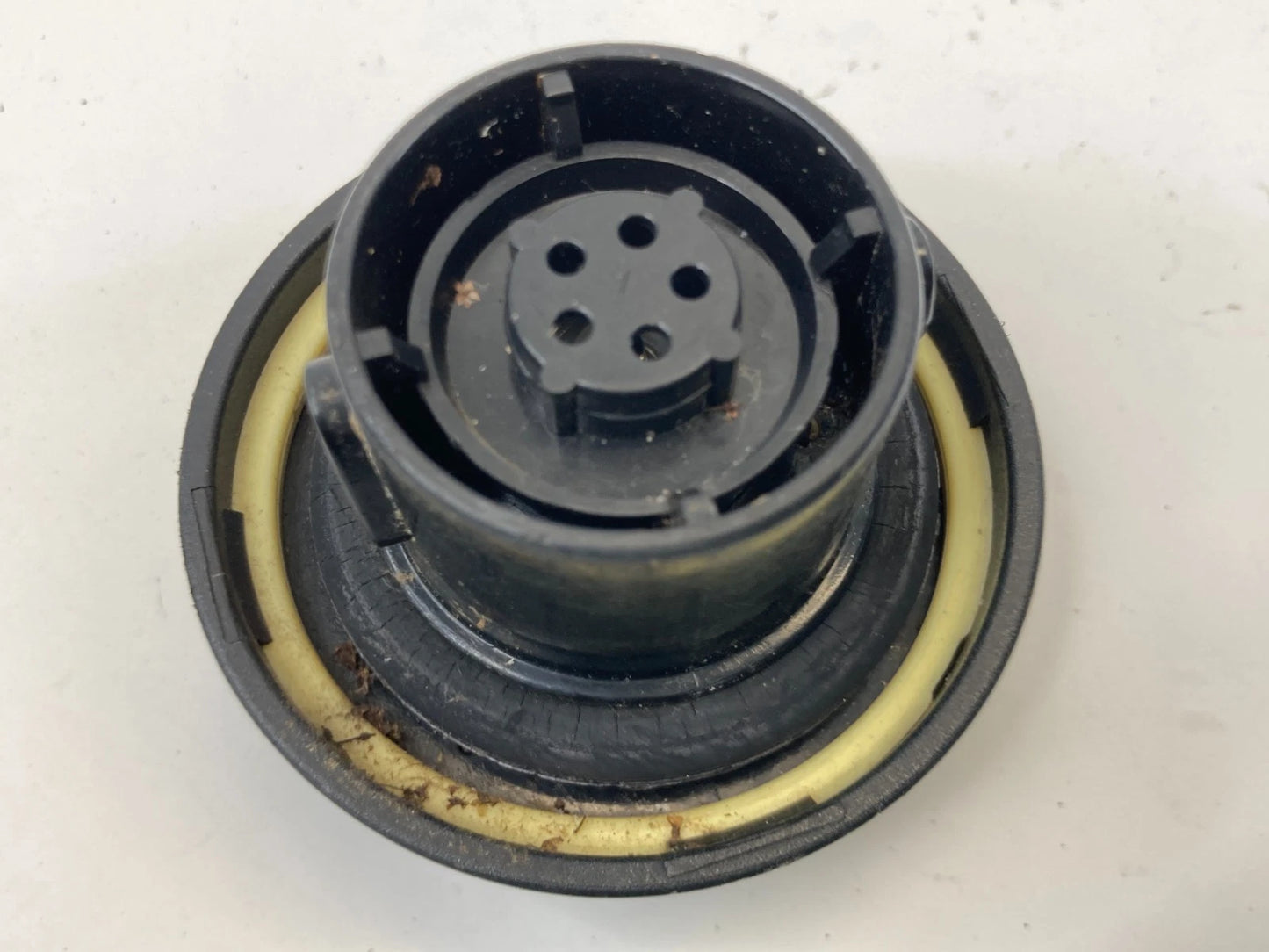 2009-2011 CADILLAC STS LOCKING GAS TANK FUEL FILLER CAP LIDS PLUGS LOCK UNIT OEM
