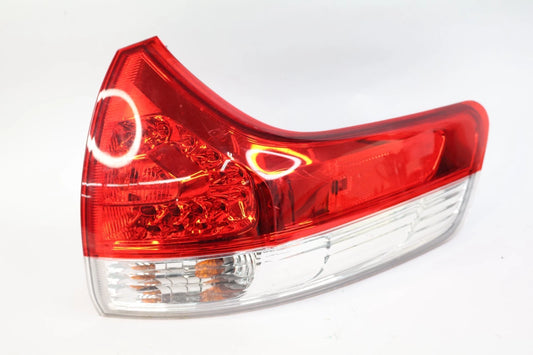 2011-2014 TOYOTA SIENNA REAR RIGHT PASSENGER OUTER LED TAILLIGHT TAILLAMP OEM