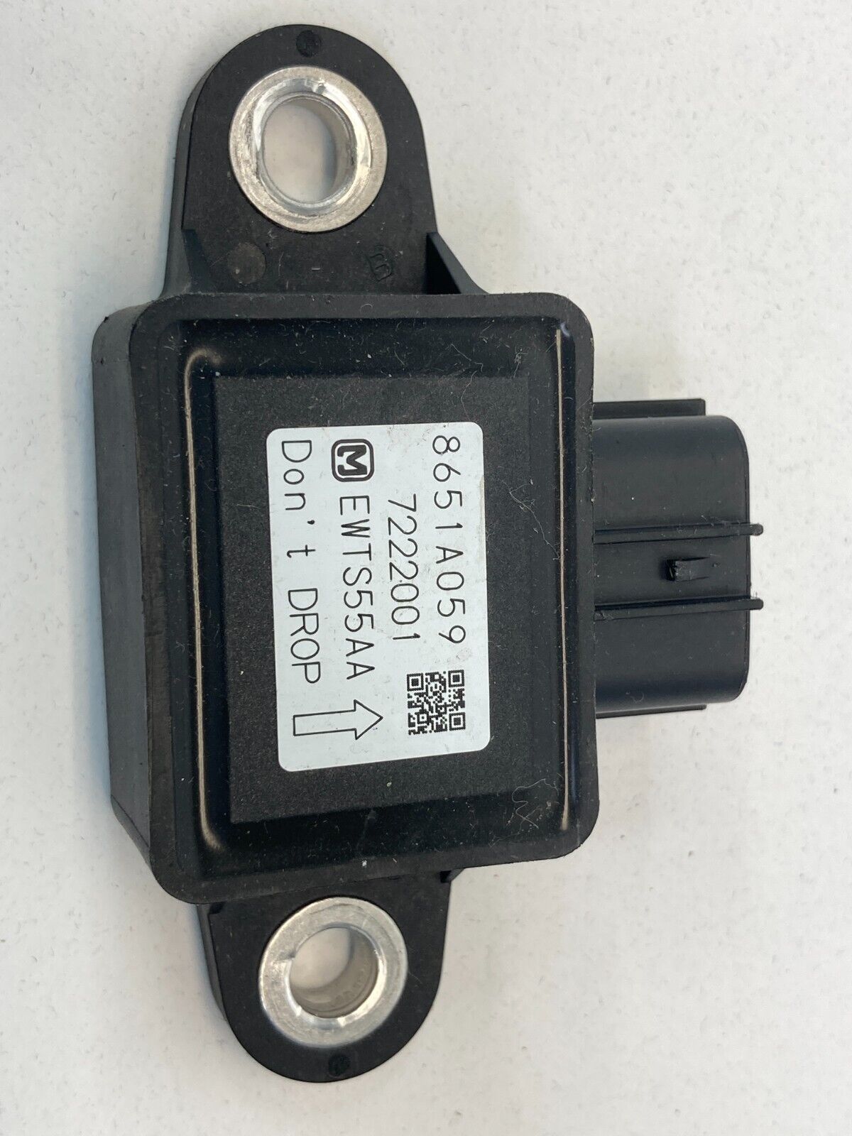 2004-2008 2010 2011 Mitsubishi Endeavor 3.8L Yaw Rate Stability Sensor 8651A059