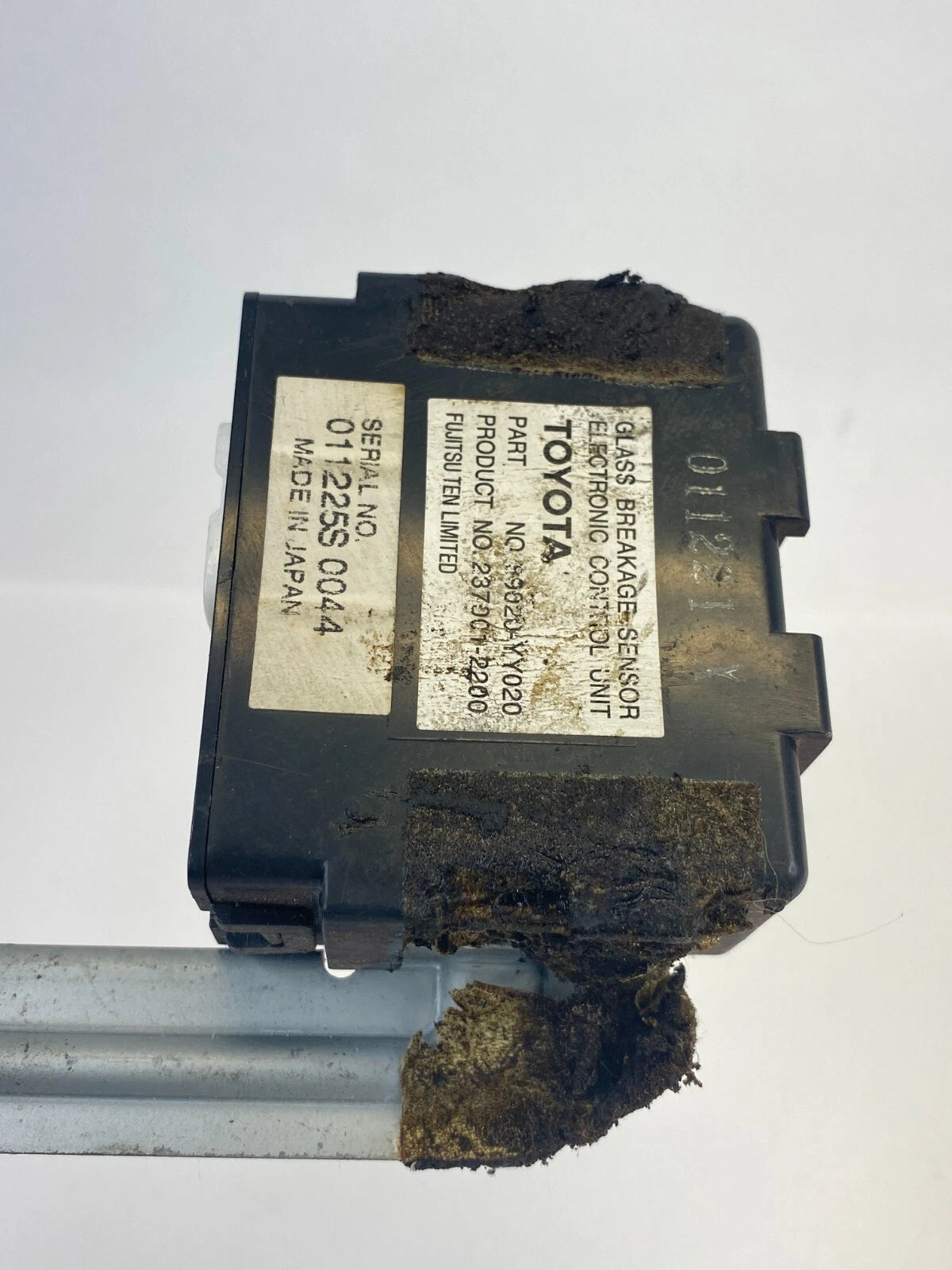 03-08 TOYOTA MATRIX GLASS BREAKAGE SENSOR SECURITY CONTROL ECU 89020-YY020 OEM