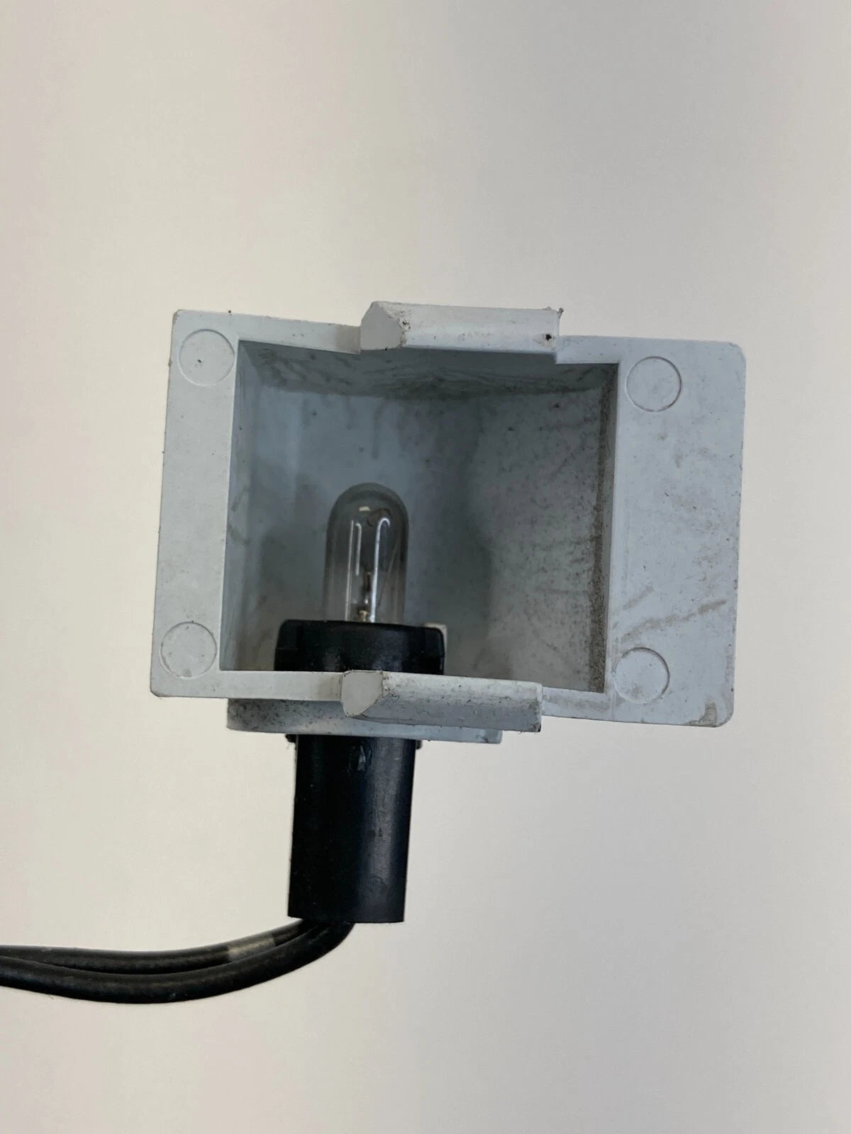 2001-2004 NISSAN PATHFINDER FRONT CENTER CONSOLE ASHTRAY ASH TRAY LIGHT LAMP