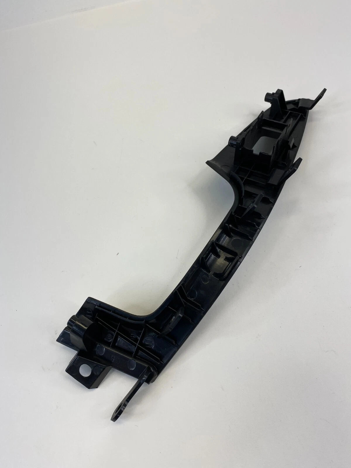 14-16 HYUNDAI ELANTRA REAR RIGHT DOOR WINDOW SWITCH TRIM BEZEL 201007574 OEM