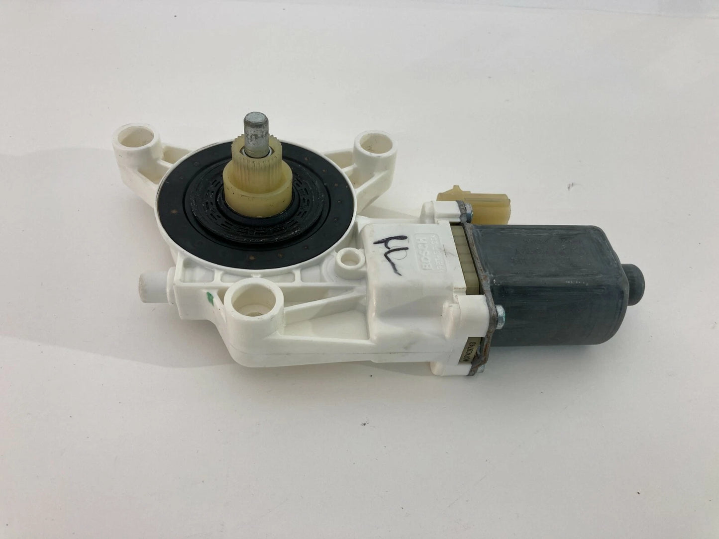 11-14 CHRYSLER 200 SEDAN REAR LEFT BACK SIDE DOOR WINDOW MOTOR 3006611E 2 PINS