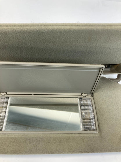 2003 2004 CHEVROLET TAHOE RIGHT PASSENGER SIDE SUNVISOR SUN VISOR SHADE W/ LIGHT