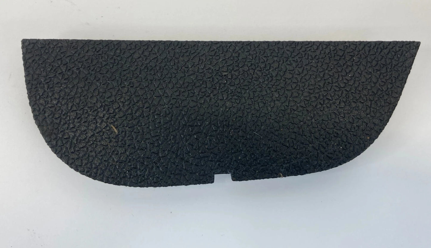 09-12 CHEVROLET TRAVERSE FRONT RIGHT DOOR ARMREST TRIM COVER CAP 15948053 OEM