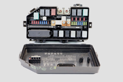 2016-2018 HONDA PILOT 3.5L V6 ENGINE COMPARTMENT FUSE RELAY JUNCTION BOX W/COVER