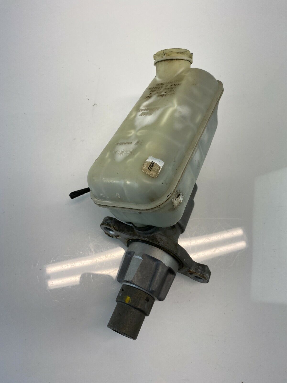 08 09 Chrysler Town & Country Brake Master Cylinder w/ Reservoir Bottle Tank