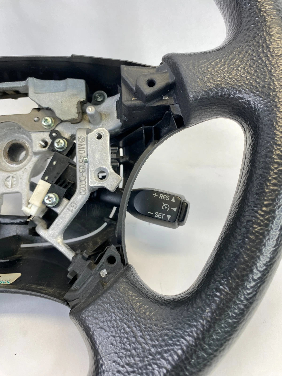 03-06 TOYOTA TUNDRA 05 06 SEQUOIA STEERING WHEEL W/ CRUISE CONTROL SWITCH OEM