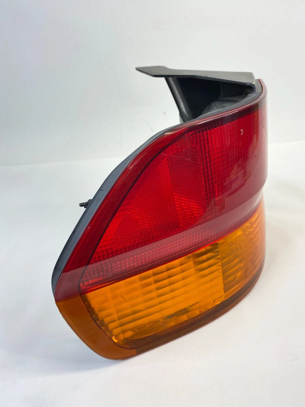 2002-2004 HONDA ODYSSEY REAR LEFT DRIVER SIDE TAIL LIGHT OUTER TAILLIGHT OEM