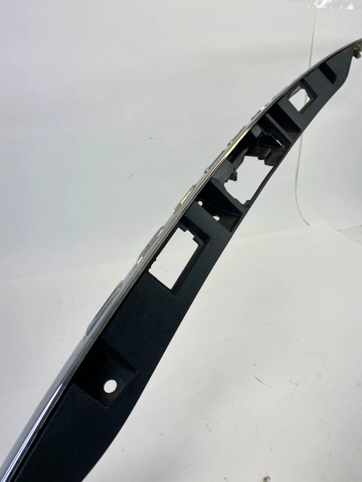 11-15 FORD EXPLORER 13-15 INTERCEPTOR SUV REAR LIFTGATE MOLDING BB5313B482ABW
