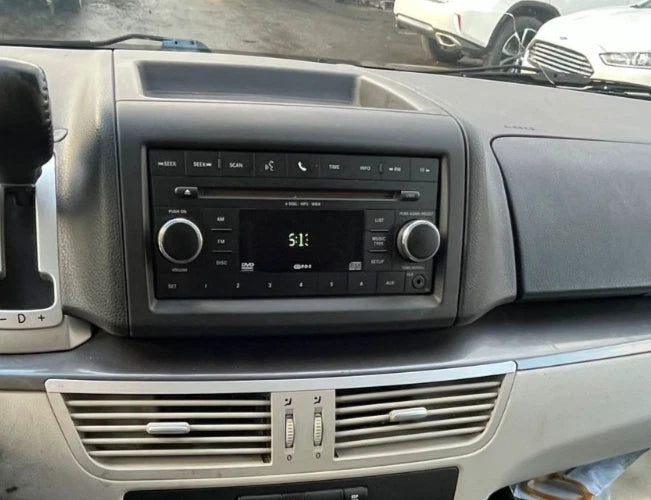 2009 2010 Volkswagen Routan Radio Receiver AM/FM CD Assembly 68050442AC OEM