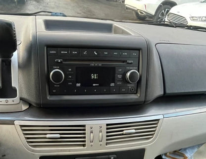 2009 2010 Volkswagen Routan Radio Receiver AM/FM CD Assembly 68050442AC OEM