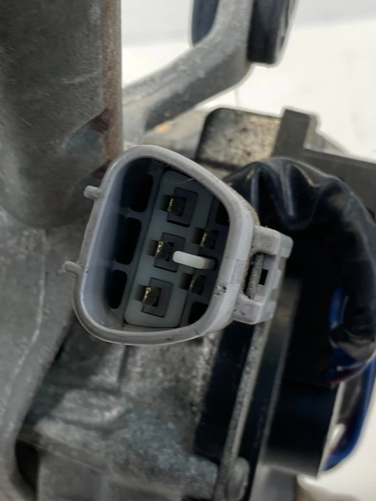 2005-2010 SCION TC FRONT WINDSHIELD WIPER MOTOR W/ TRANSMISSION LINKAGE OEM