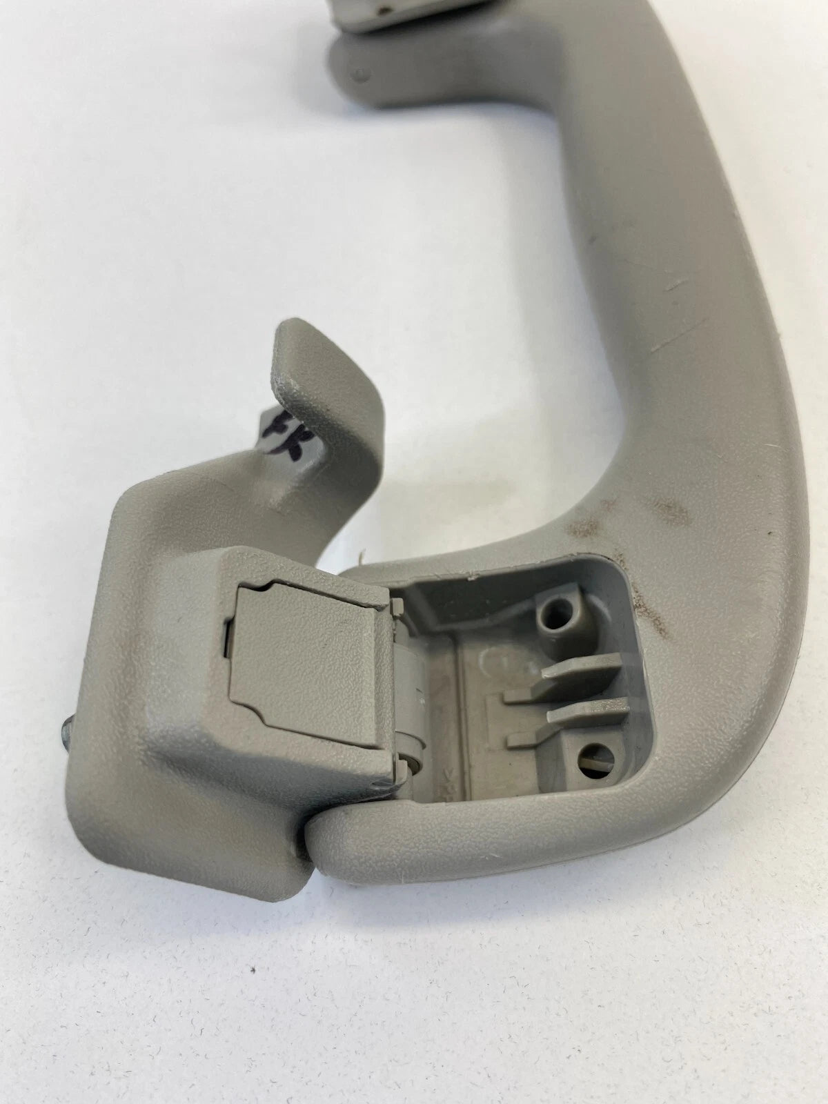 2013-2015 CHEVROLET MALIBU REAR RIGHT PASSENGER SIDE ROOF GRAB GRIP HANDLE OEM