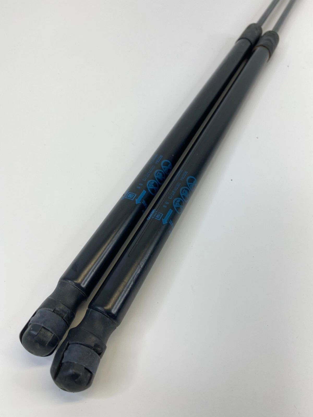 12-15 CHEVROLET CAPTIVA SPORT TRUNK LIFTGATE LIFT SUPPORT SHOCK STRUT PAIR SET