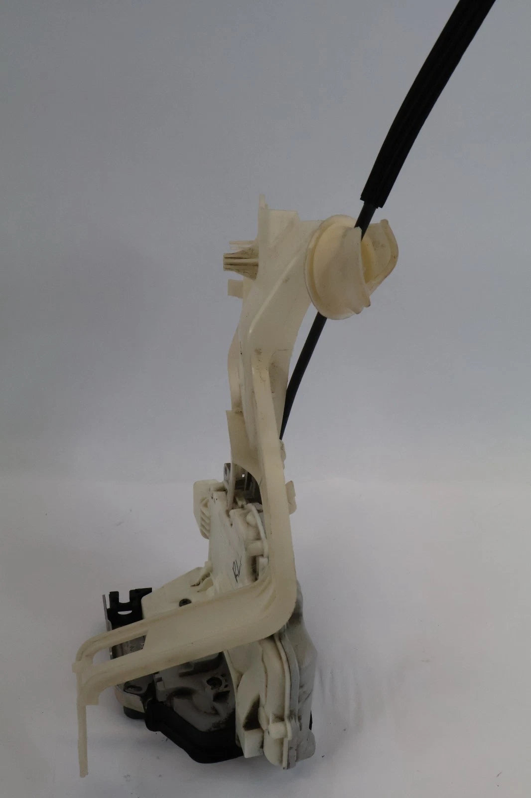 2011-2017 VOLKSWAGEN TOUAREG REAR LEFT BACK DOOR LOCK LATCH RELEASE OEM