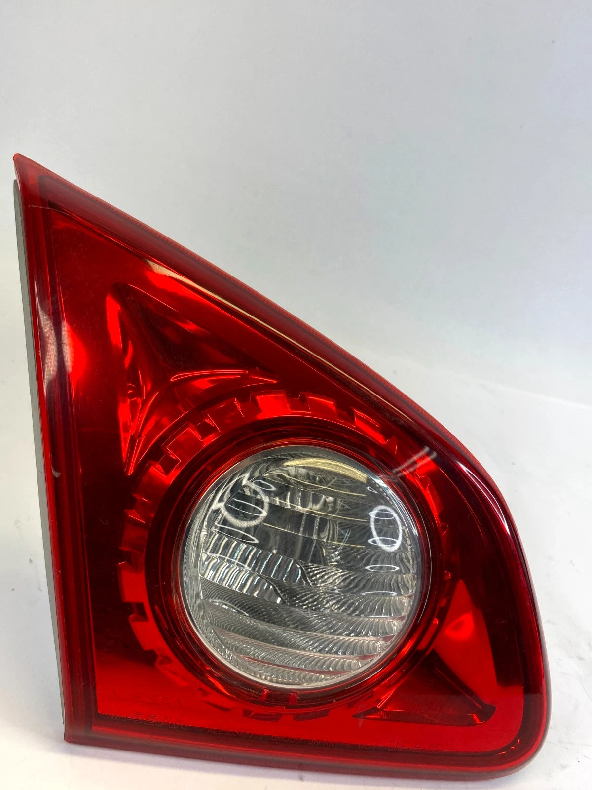 2008-2013 NISSAN ROGUE LEFT DRIVER INNER TAILLIGHT TRUNK LID TAIL LAMP OEM