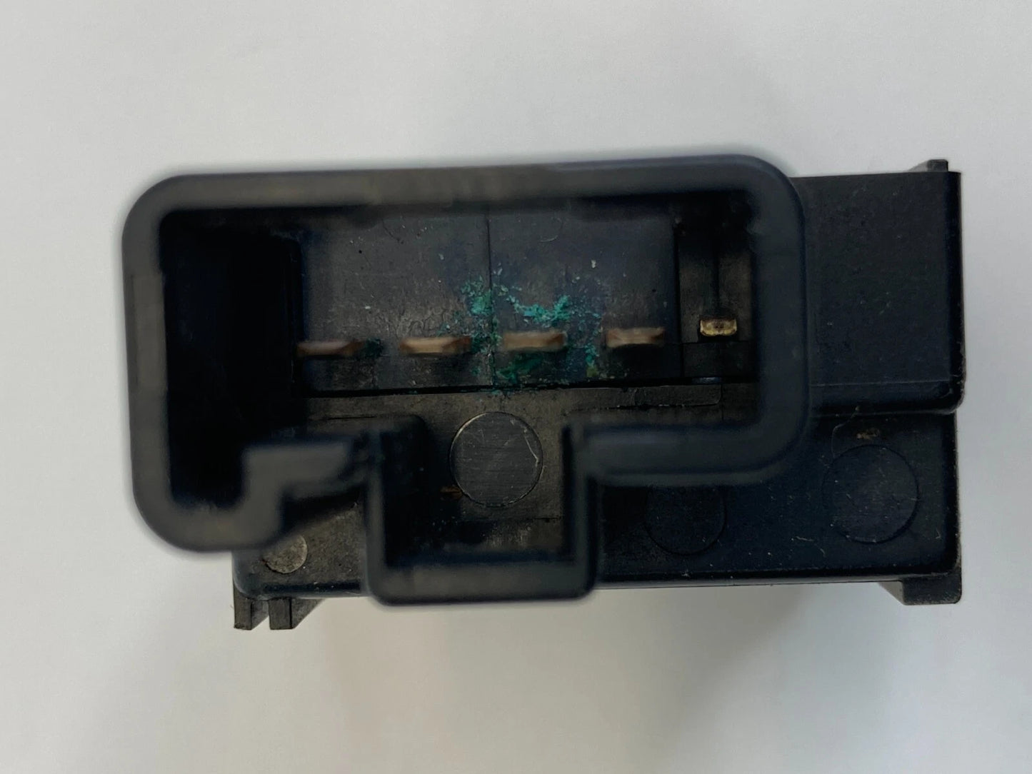 2006-2013 TOYOTA HIGHLANDER FUEL FILLER GAS OPENER DOOR CONTROL SWITCH 15A492