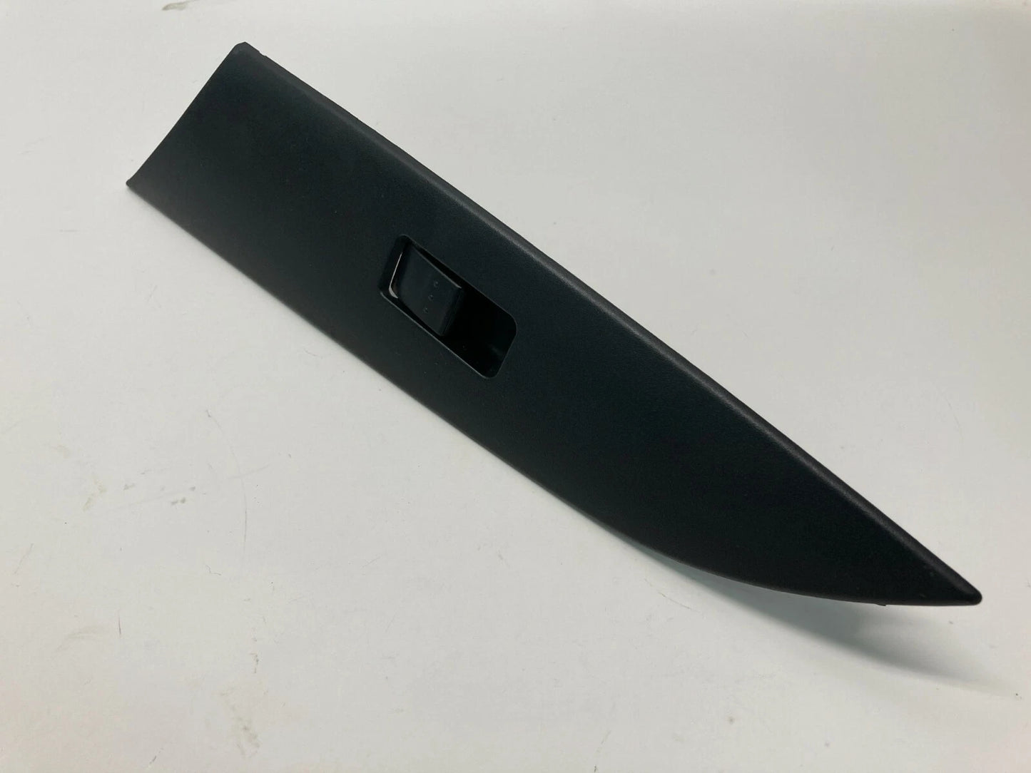 2004-2009 MAZDA 3 MAZDA3 FRONT RIGHT SIDE DOOR POWER WINDOW SWITCH B32H66370 OEM