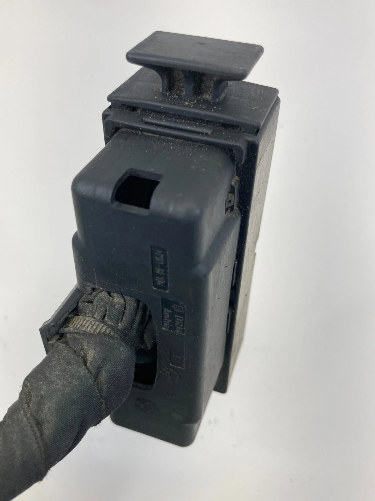 2011-2014 VOLKSWAGEN TOUAREG ABS ANTI LOCK BRAKE PUMP CONNECTOR PLUG OEM