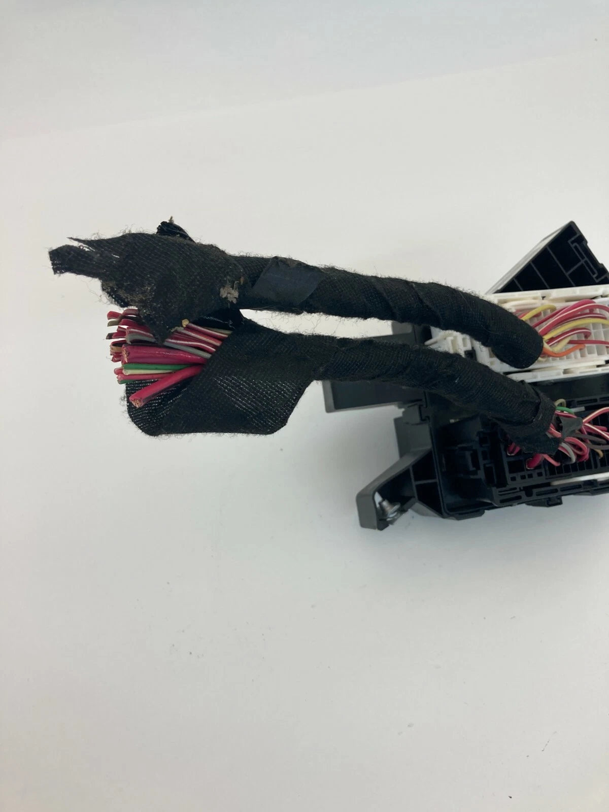 2005-2007 SATURN RELAY 05-08 UPLANDER FUSE BOX RELAY JUNCTION BLOCK 15209933 OEM
