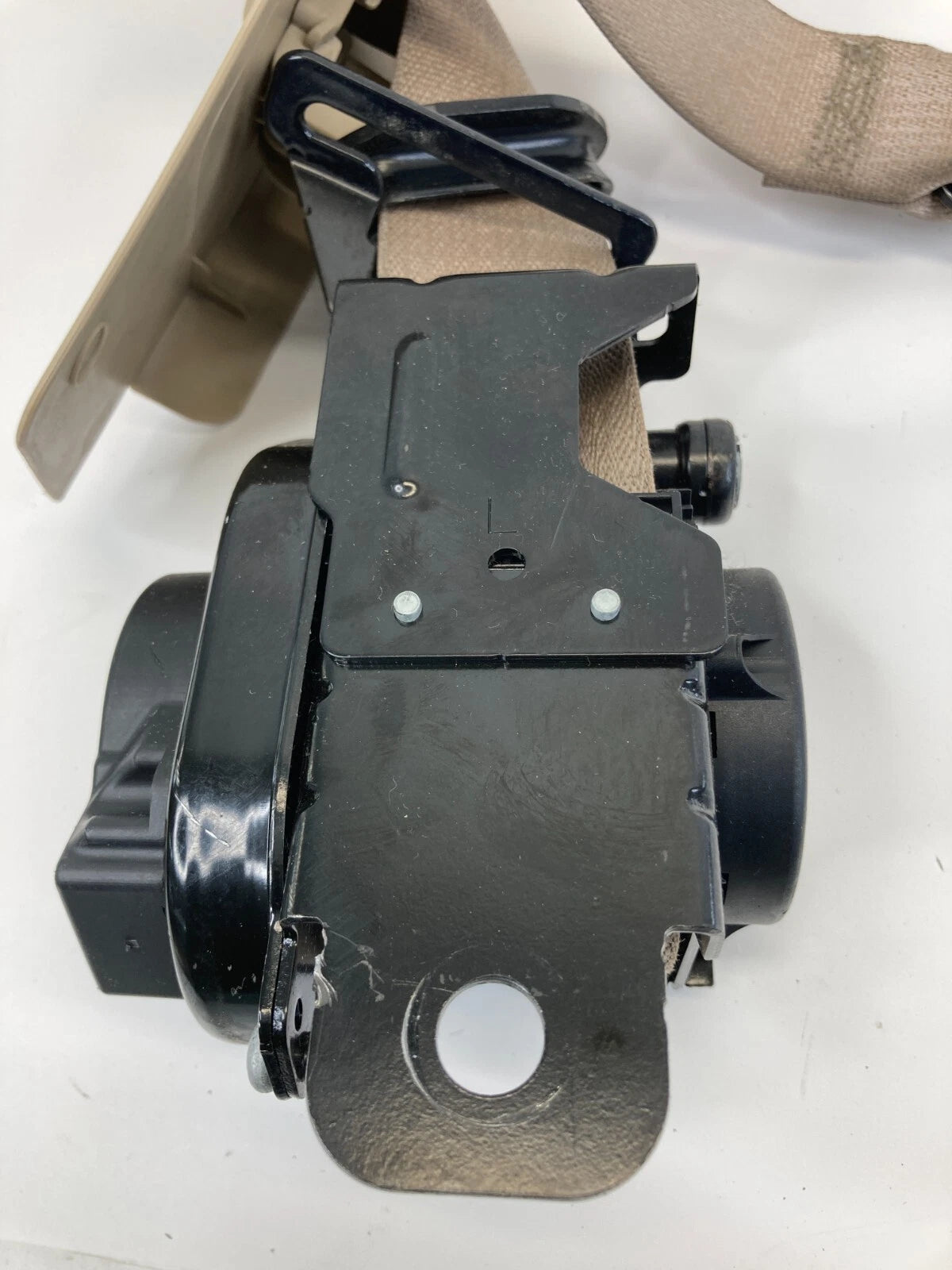 2010 BUICK ENCLAVE FRONT LEFT DRIVER SEAT BELT RETRACTOR ASSEMBLY 15903263 OEM