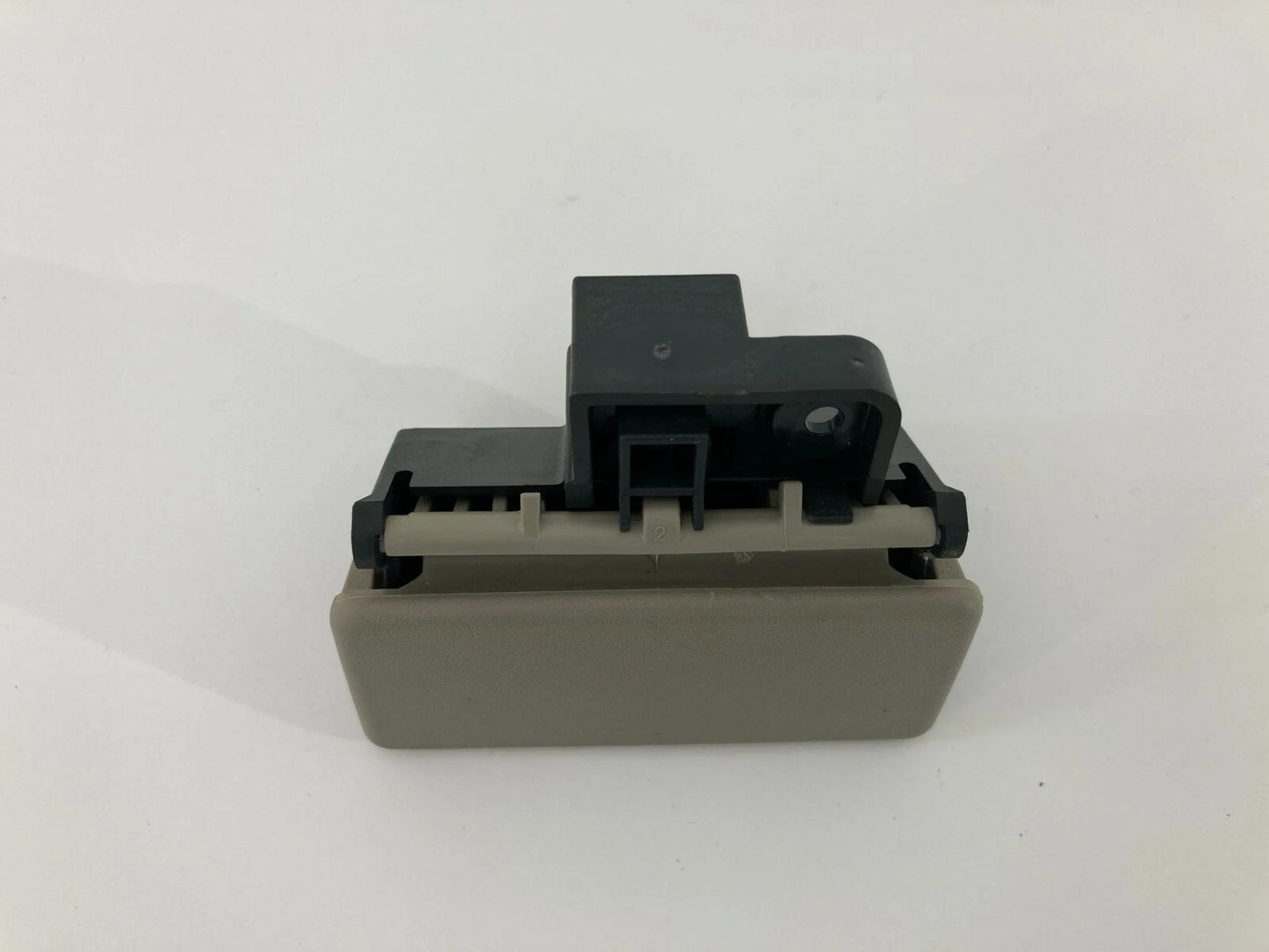 06-09 FORD FUSION 06-09 MERCURY MILAN GLOVE BOX LOCK LATCH HANDLE F23-1706004