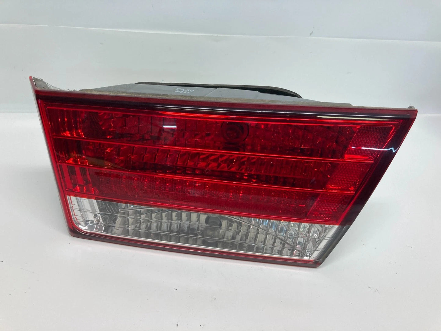2006-2008 HYUNDAI SONATA REAR RIGHT PASSENGER INNER TAIL LIGHT 924040A0 OEM