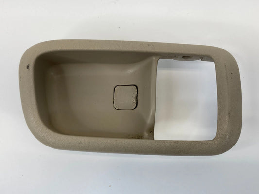 2001 2002 2003 TOYOTA HIGHLANDER RIGHT SIDE INNER INTERIOR DOOR HANDLE BEZEL OEM