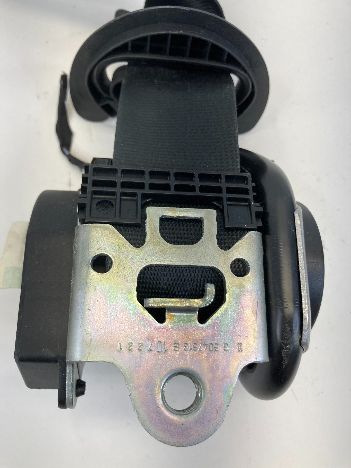 2009-2017 Volkswagen CC Front Right Seat Belt Retractor Assembly 3C1-857-706-M