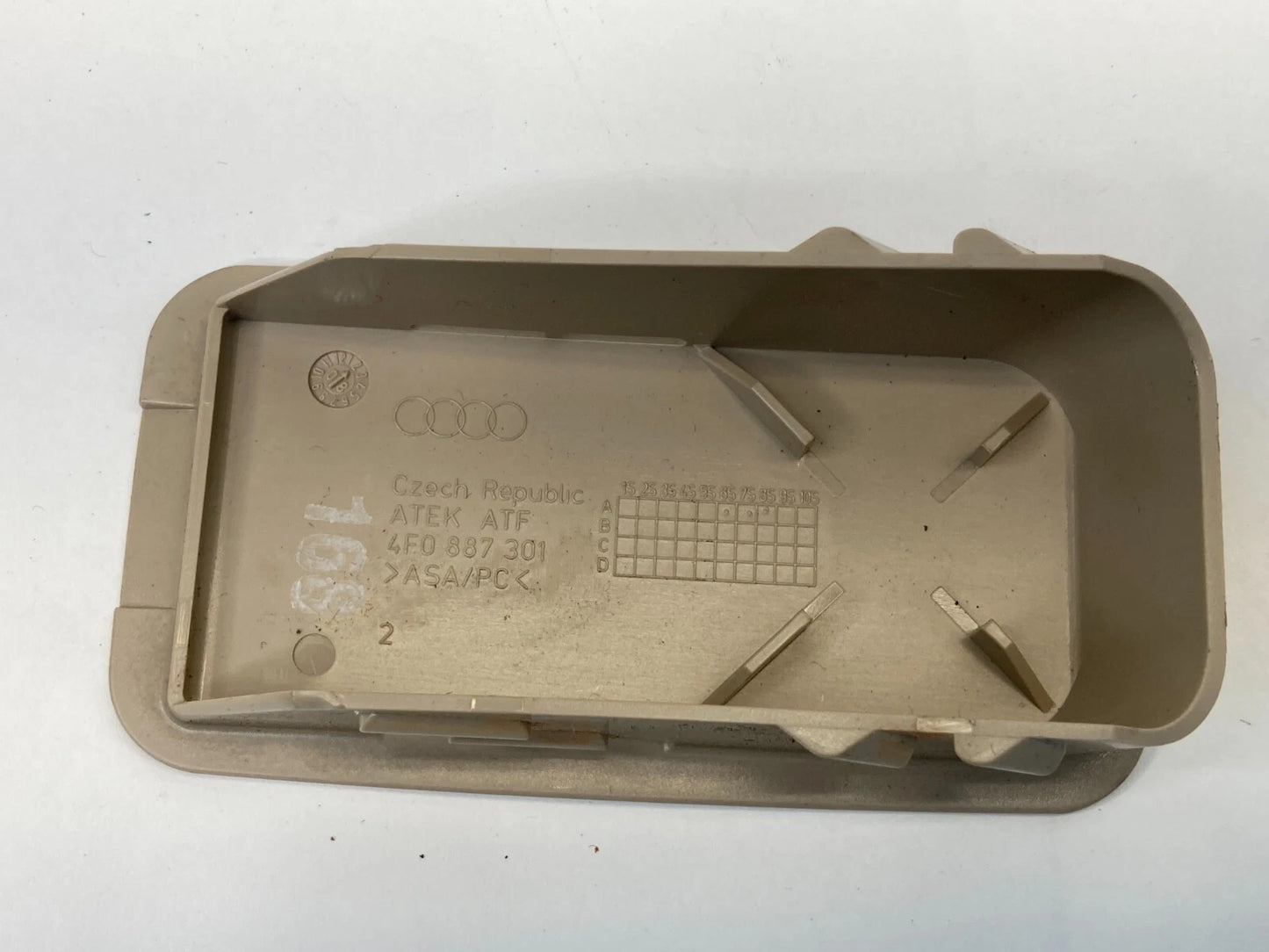 2006-2011 AUDI A6 BACK CHILD SEAT ANCHOR HOOK COVER TRIM CAP 4F0887301 OEM
