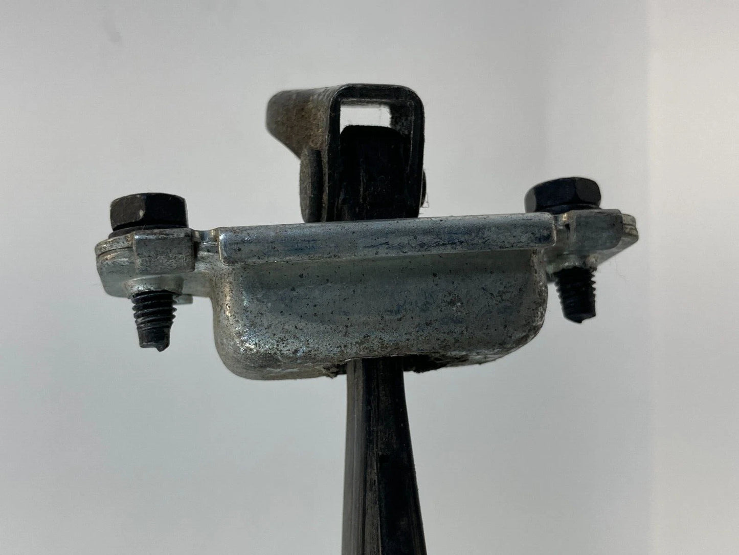 12-17 HYUNDAI ACCENT SEDAN REAR RIGHT SIDE DOOR LOCK CHECK STOPPER STRAP OEM
